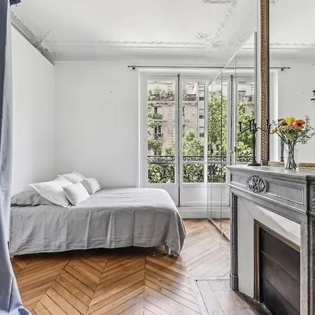 Le Palace Sacre Coeur By Ecoflats * Parijs