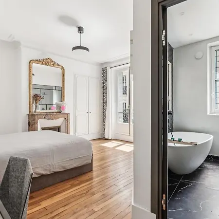 Le Palace Sacre Coeur By Ecoflats